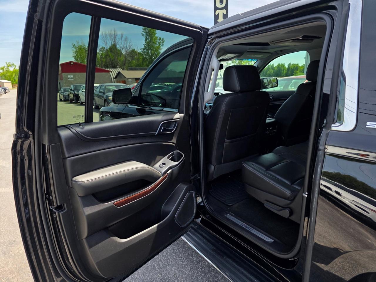 2017 GMC Yukon XL SLT Photo