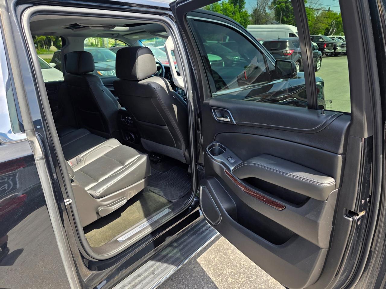 2017 GMC Yukon XL SLT Photo