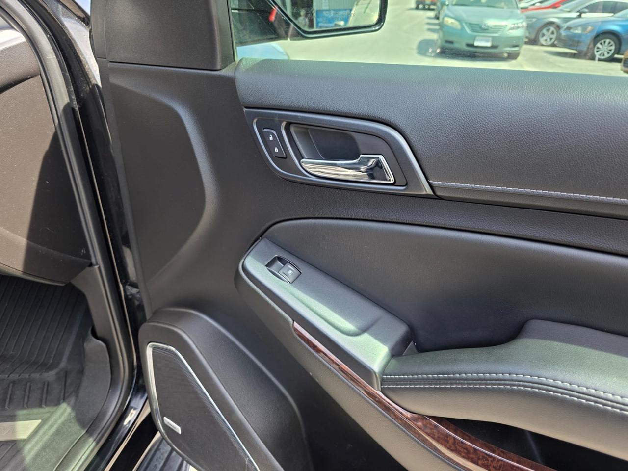 2017 GMC Yukon XL SLT Photo