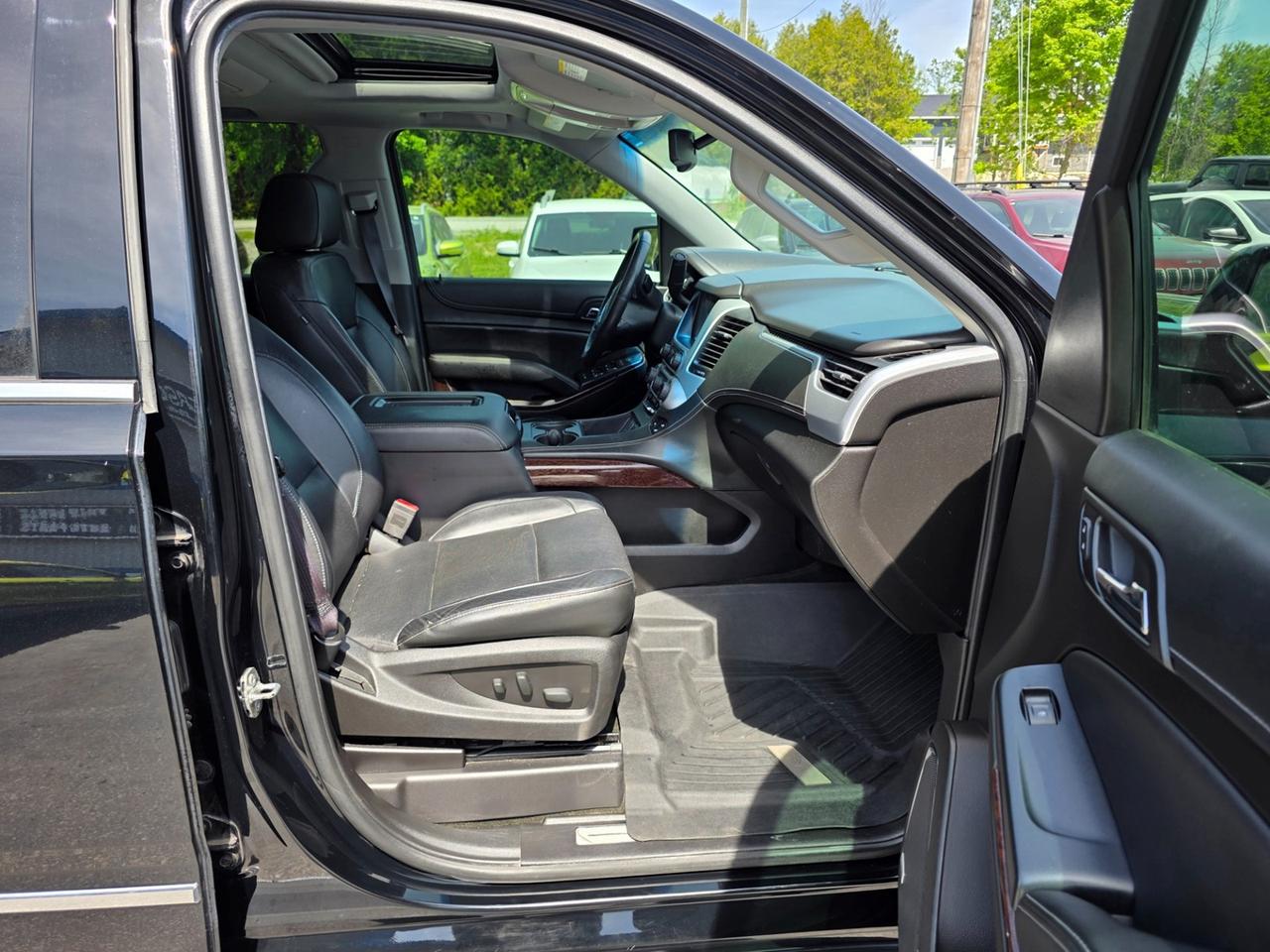 2017 GMC Yukon XL SLT Photo