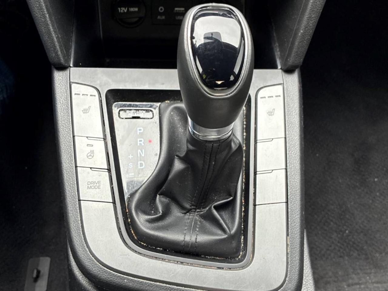2020 Hyundai Elantra Limited Photo