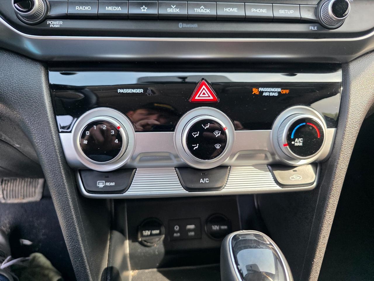 2020 Hyundai Elantra Limited Photo