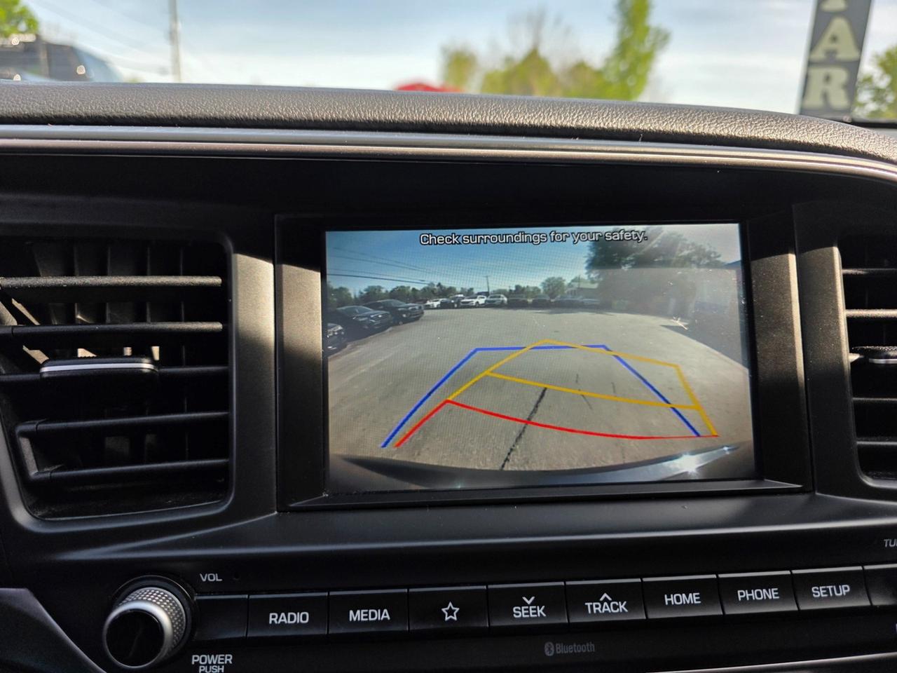 2020 Hyundai Elantra Limited Photo