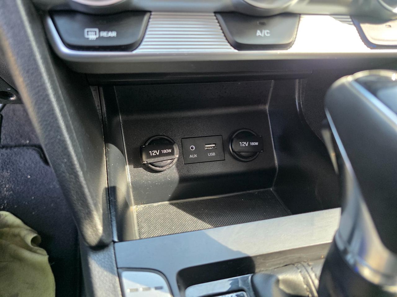 2020 Hyundai Elantra Limited Photo