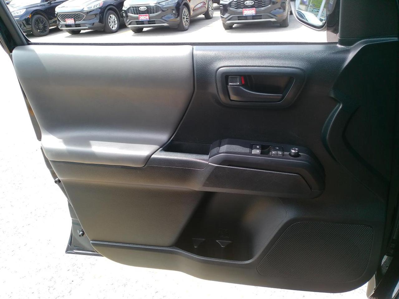 2016 Toyota Tacoma SR Photo