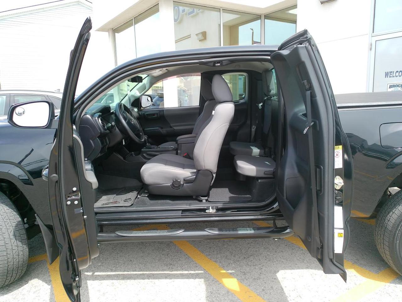 2016 Toyota Tacoma SR Photo