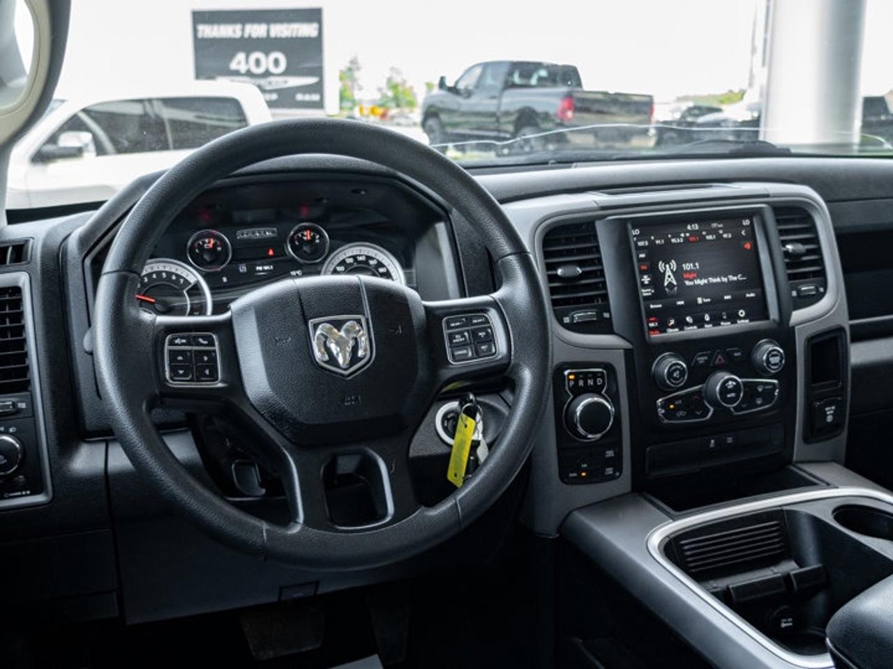 2021 RAM 1500 Classic EXPRESS Photo2