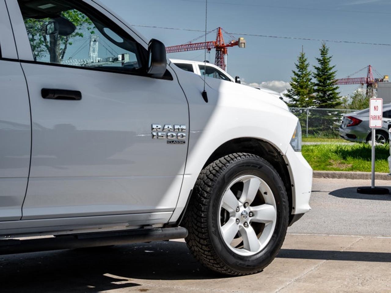 2021 RAM 1500 Classic EXPRESS Photo