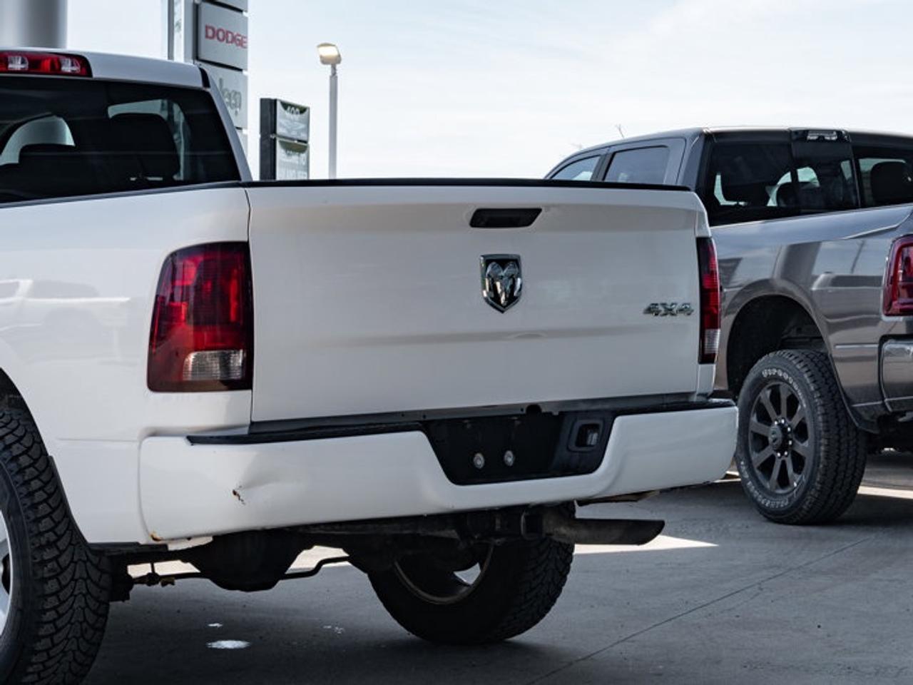 2021 RAM 1500 Classic EXPRESS Photo
