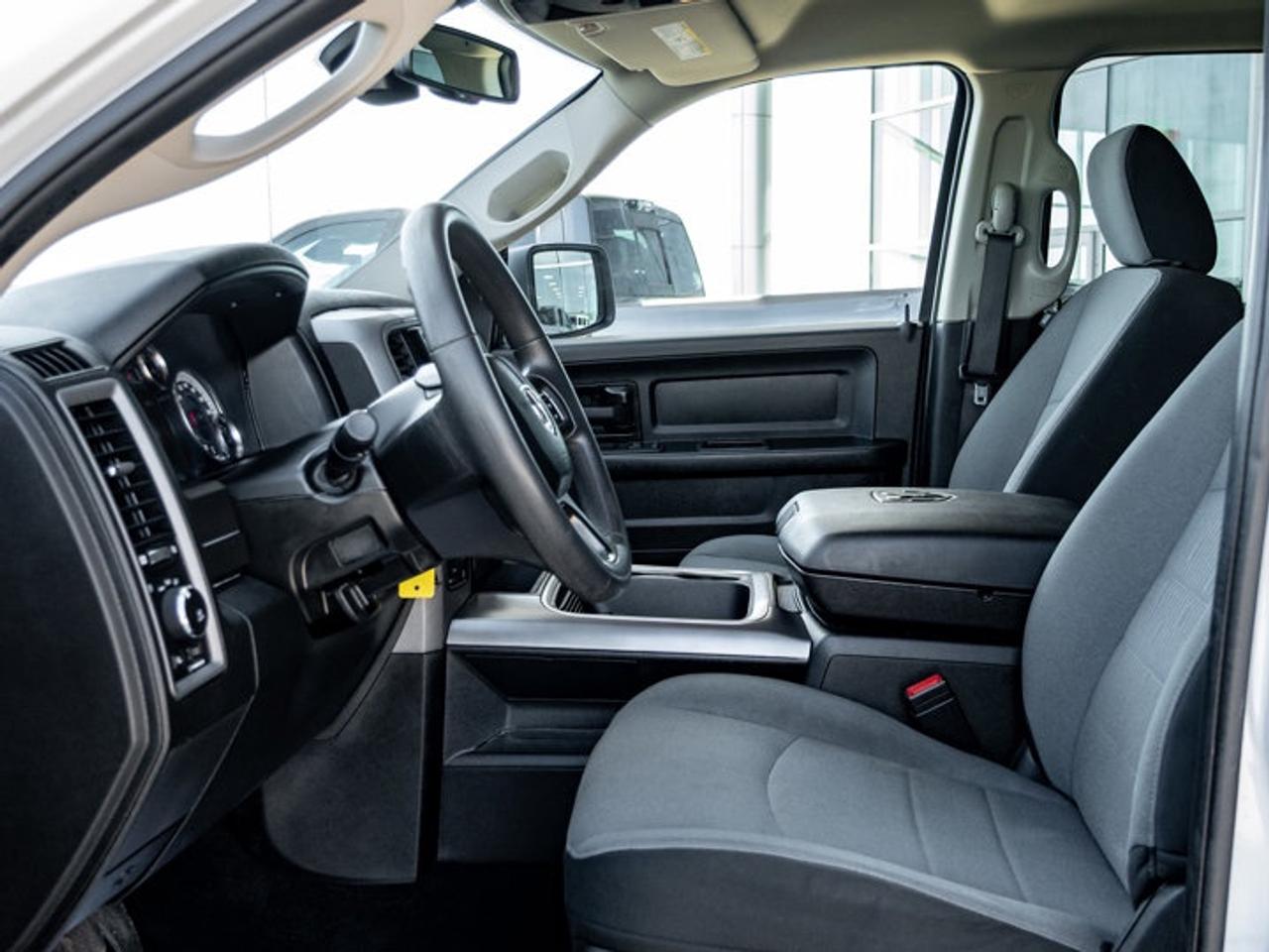 2021 RAM 1500 Classic EXPRESS Photo