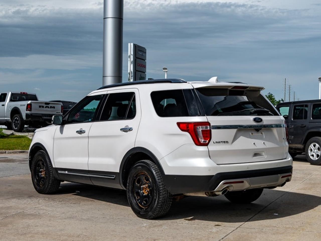 2017 Ford Explorer LIMITED Photo