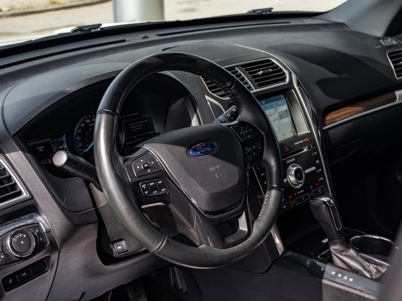 2017 Ford Explorer LIMITED Photo