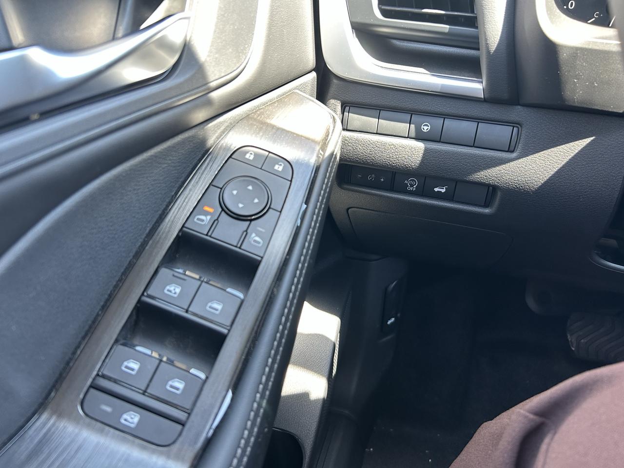 2026 Nissan Rogue SV MOONROOF Photo