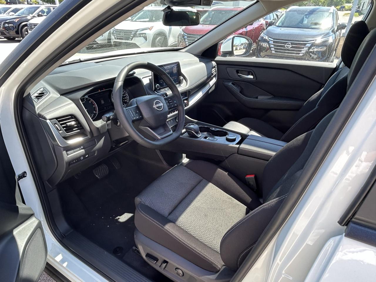 2026 Nissan Rogue SV MOONROOF Photo