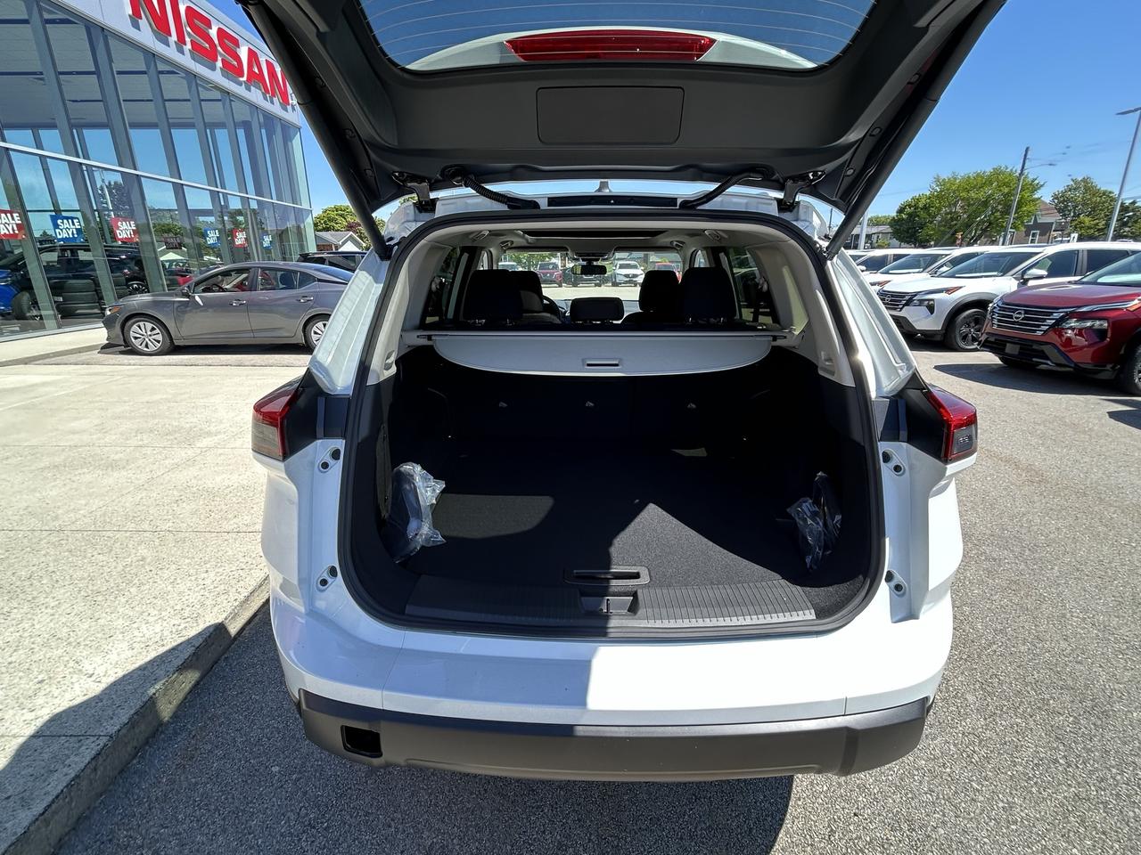 2026 Nissan Rogue SV MOONROOF Photo
