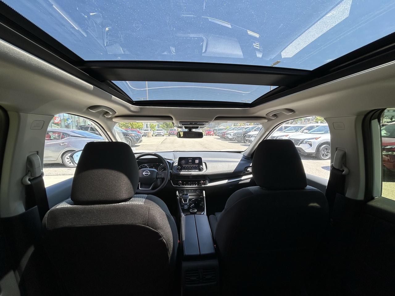 2026 Nissan Rogue SV MOONROOF Photo