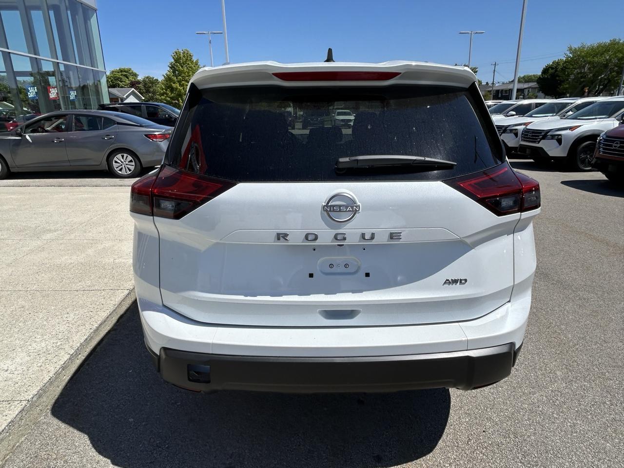 2026 Nissan Rogue SV MOONROOF Photo