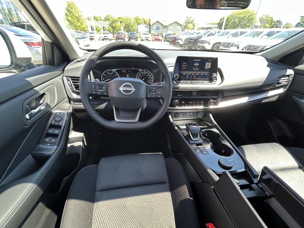 2026 Nissan Rogue SV MOONROOF Photo