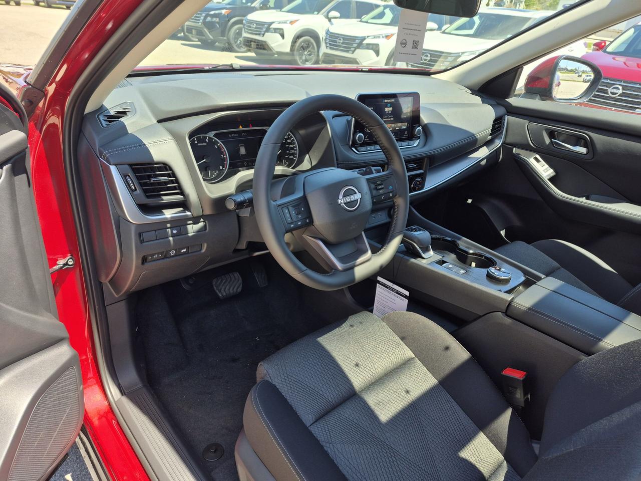 2026 Nissan Rogue SV MOONROOF Photo