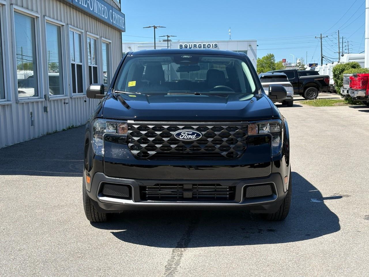 2026 Ford Maverick XLT AWD SuperCrew Photo2