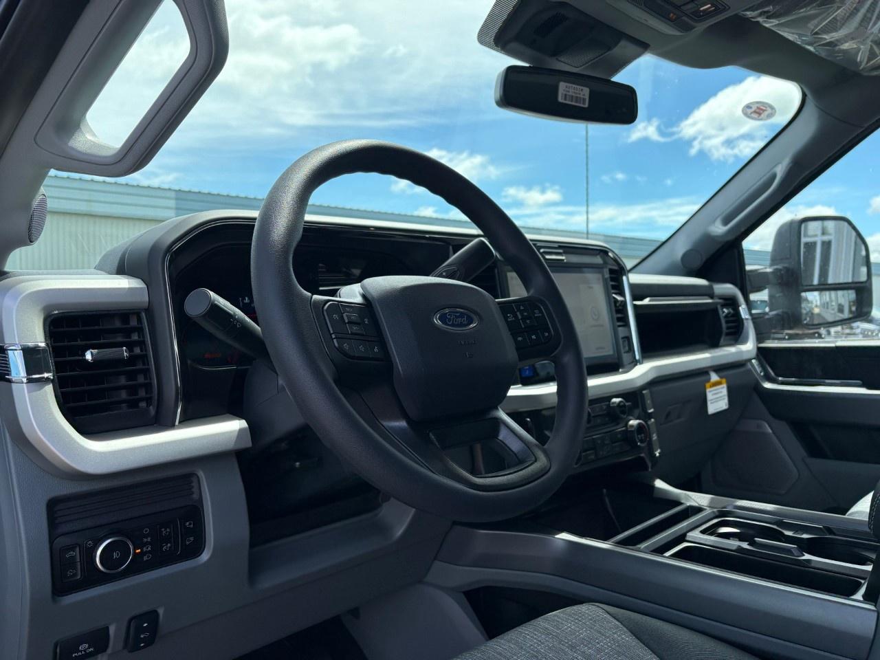 2026 Ford F-350 Super Duty SRW XLT 4WD CREW CAB 6.75' BOX Photo