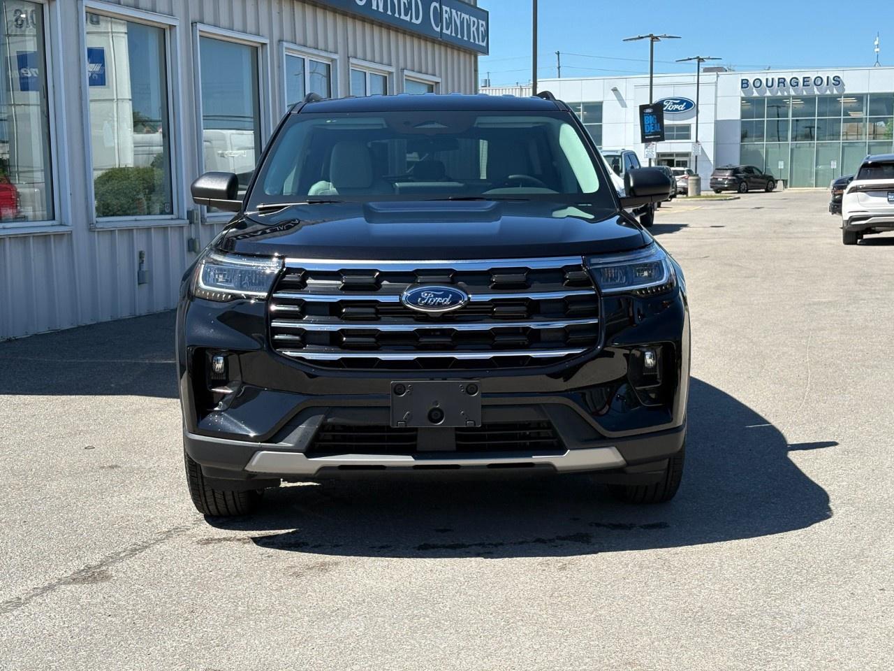 2026 Ford Explorer Active w/200A Pkg 4WD Photo2