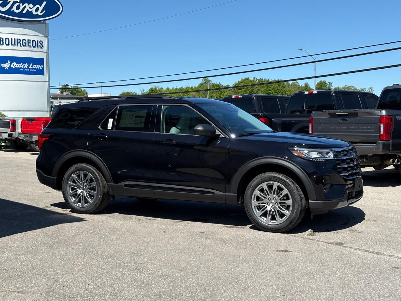2026 Ford Explorer Active w/200A Pkg 4WD Photo4