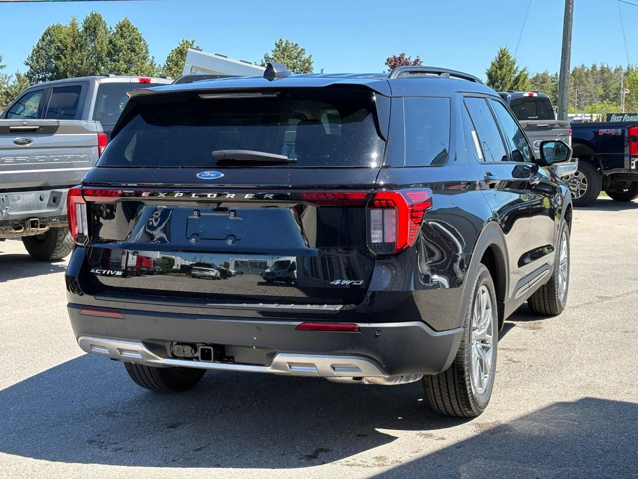 2026 Ford Explorer Active w/200A Pkg 4WD Photo