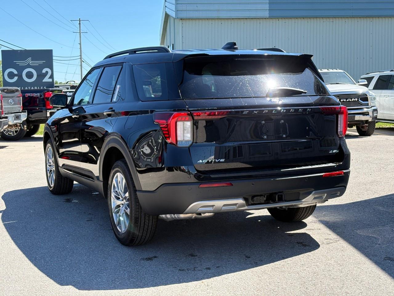 2026 Ford Explorer Active w/200A Pkg 4WD Photo