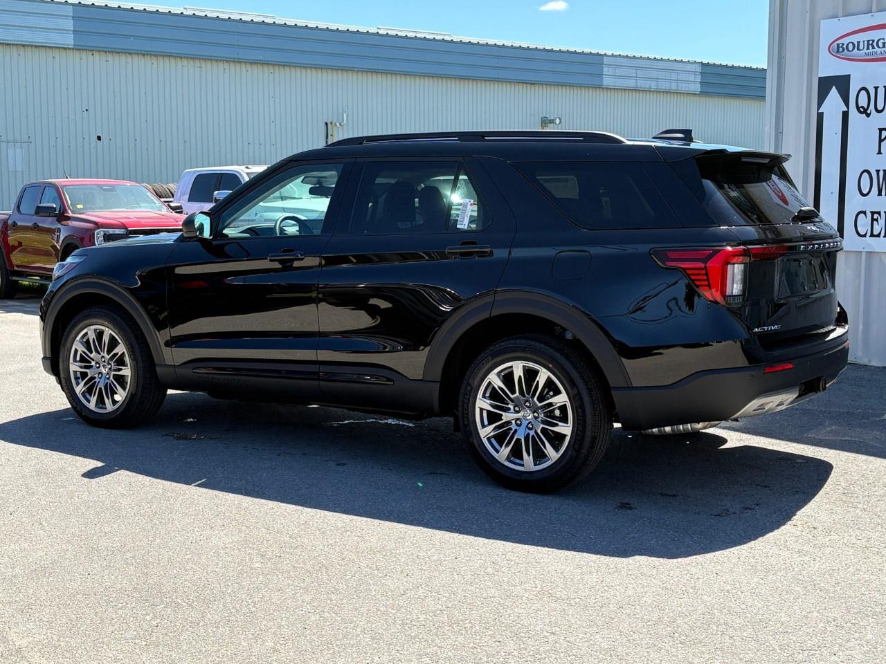 2026 Ford Explorer Active w/200A Pkg 4WD Photo