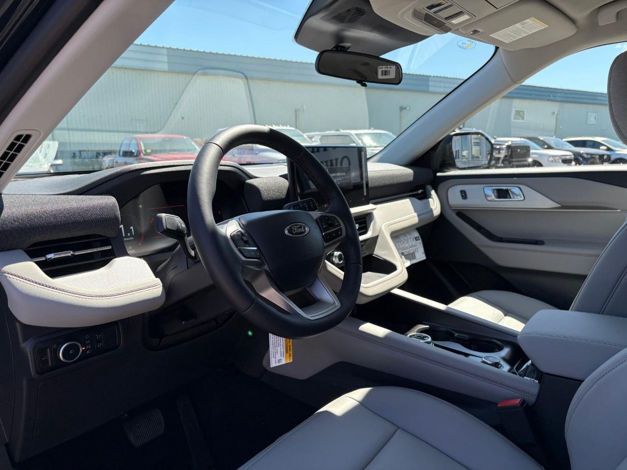 2026 Ford Explorer Active w/200A Pkg 4WD Photo