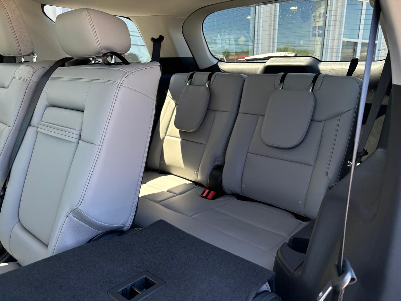 2026 Ford Explorer Active w/200A Pkg 4WD Photo