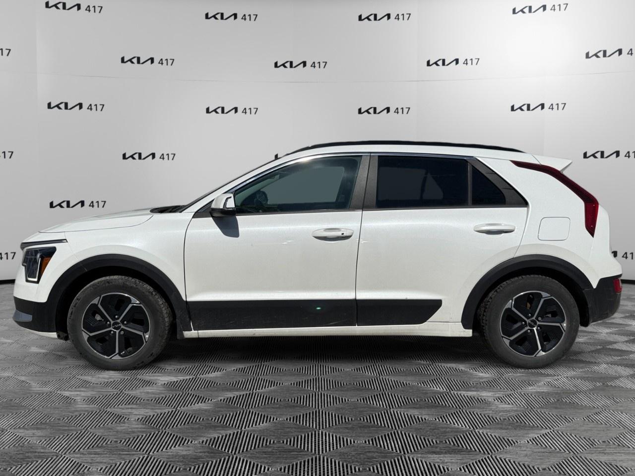 2023 Kia NIRO EX Premium FWD Photo