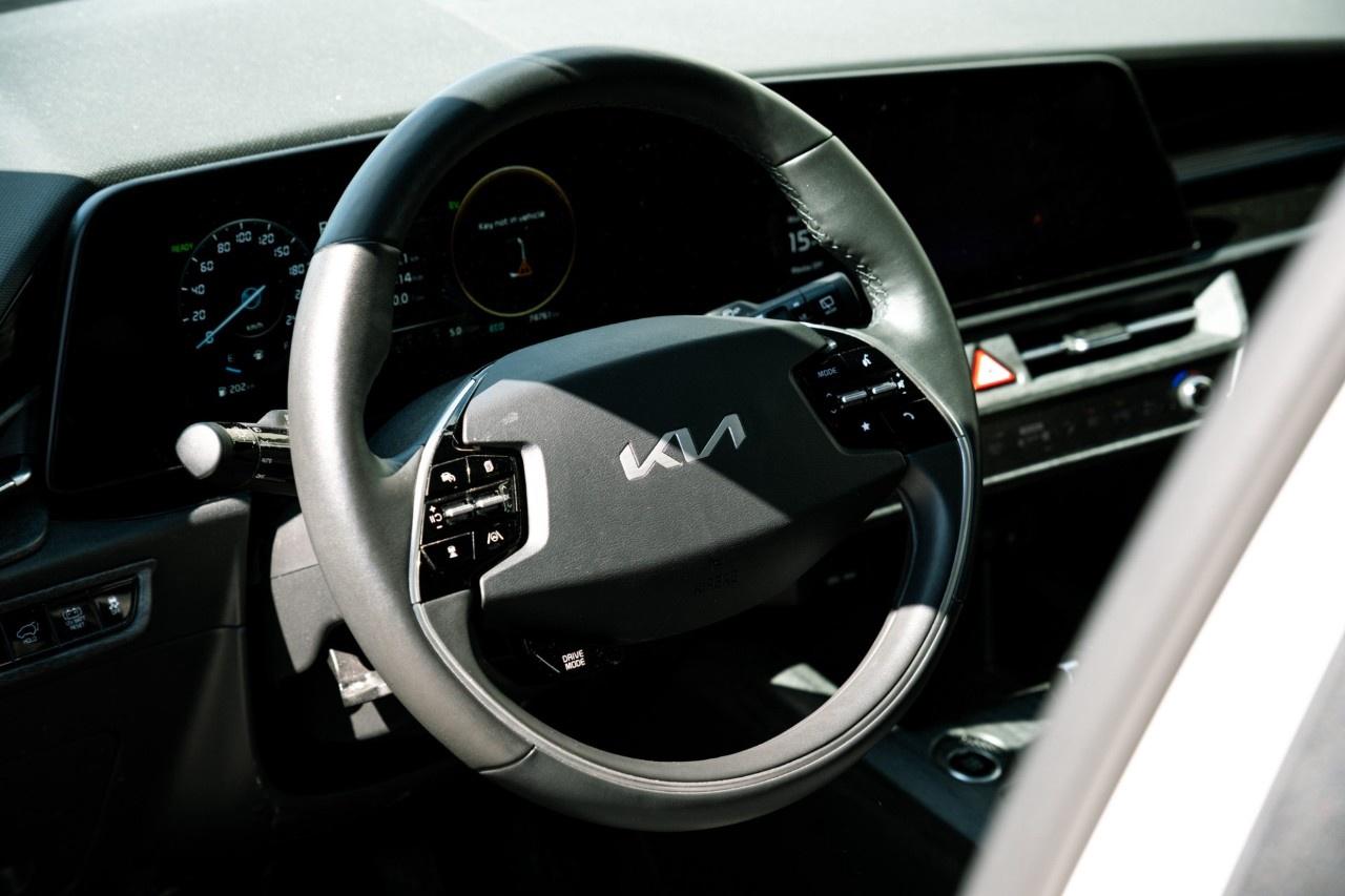 2023 Kia NIRO EX Premium FWD Photo
