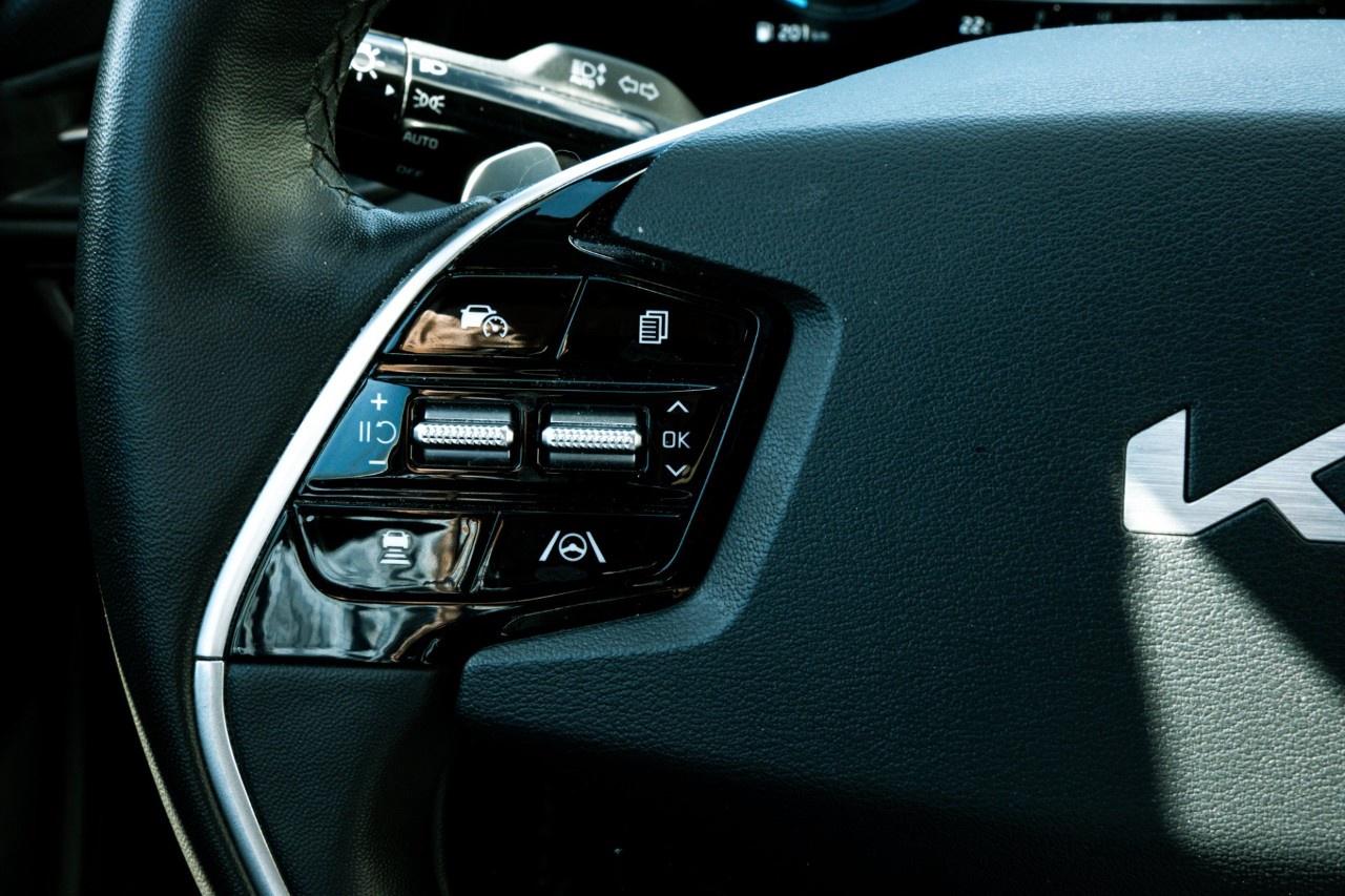 2023 Kia NIRO EX Premium FWD Photo