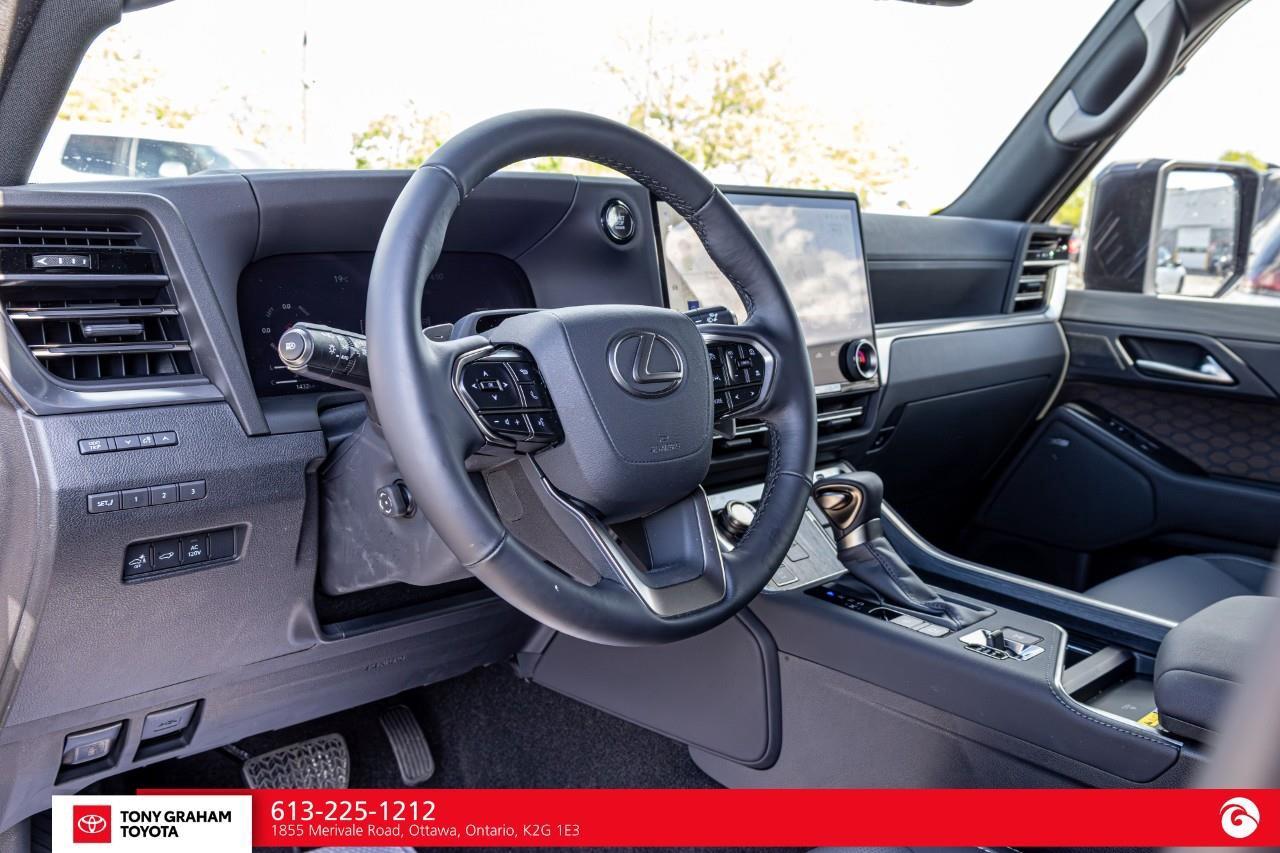 2026 Lexus GX LUXURY PACKAGE Photo