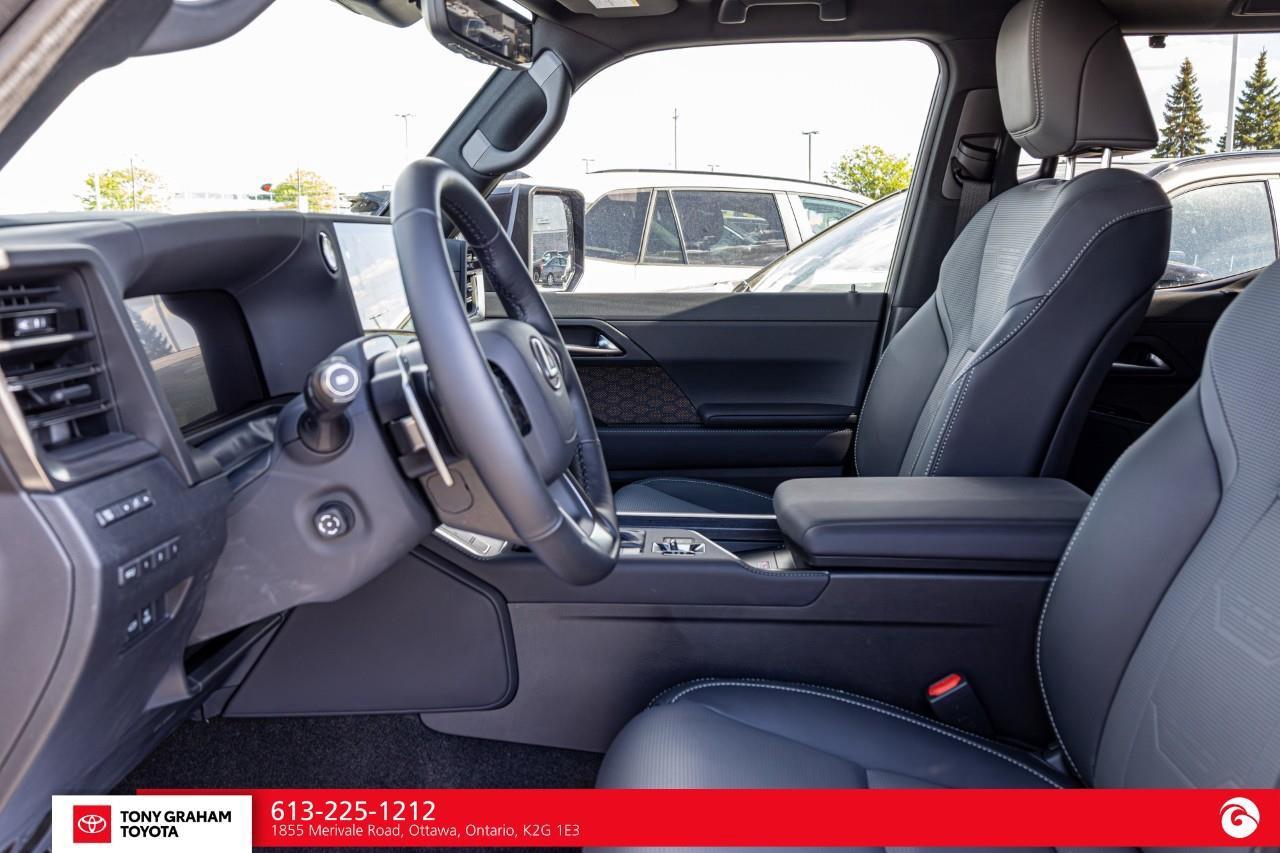 2026 Lexus GX LUXURY PACKAGE Photo