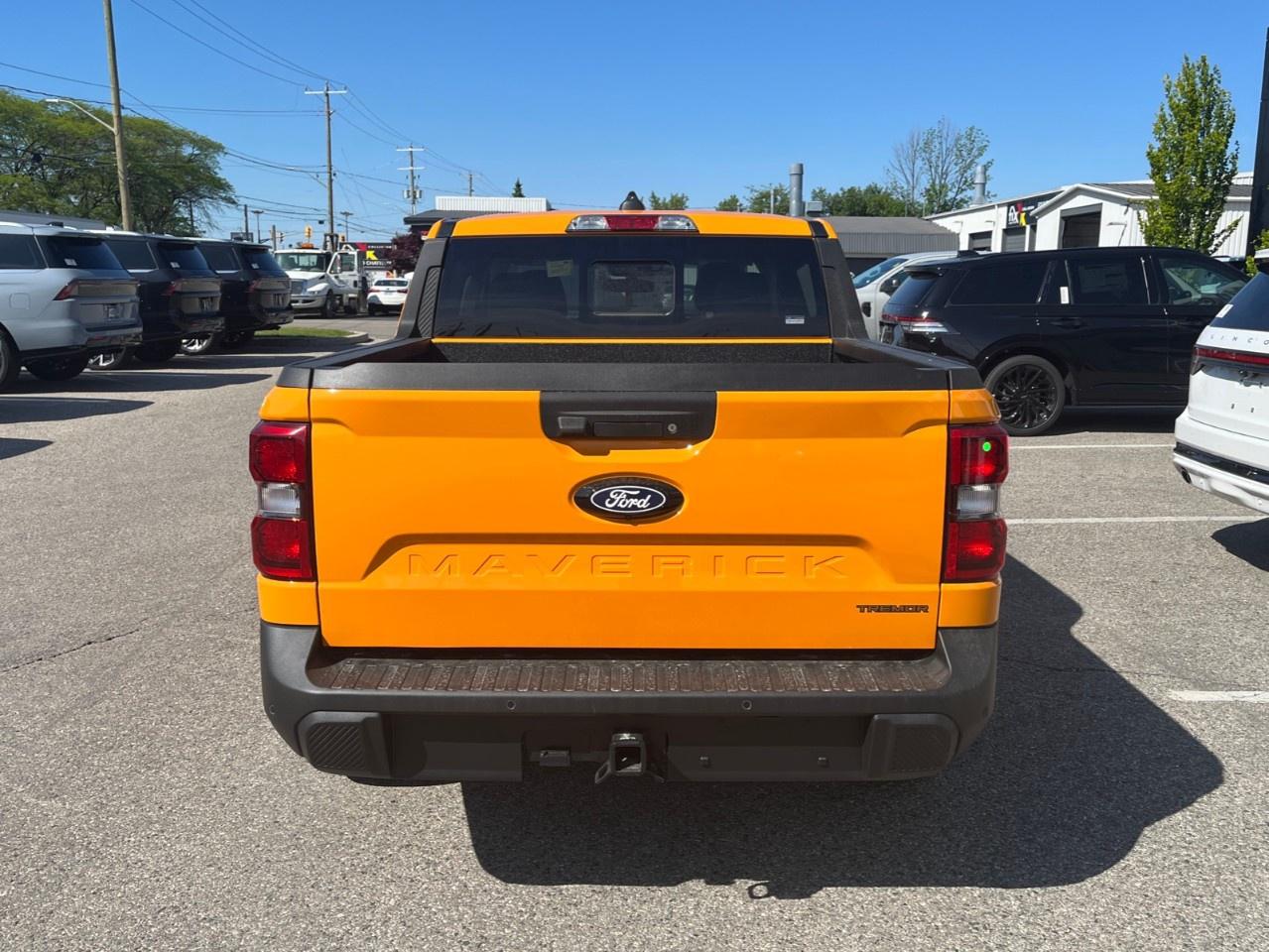 2026 Ford Maverick TREMOR AWD SuperCrew Photo3