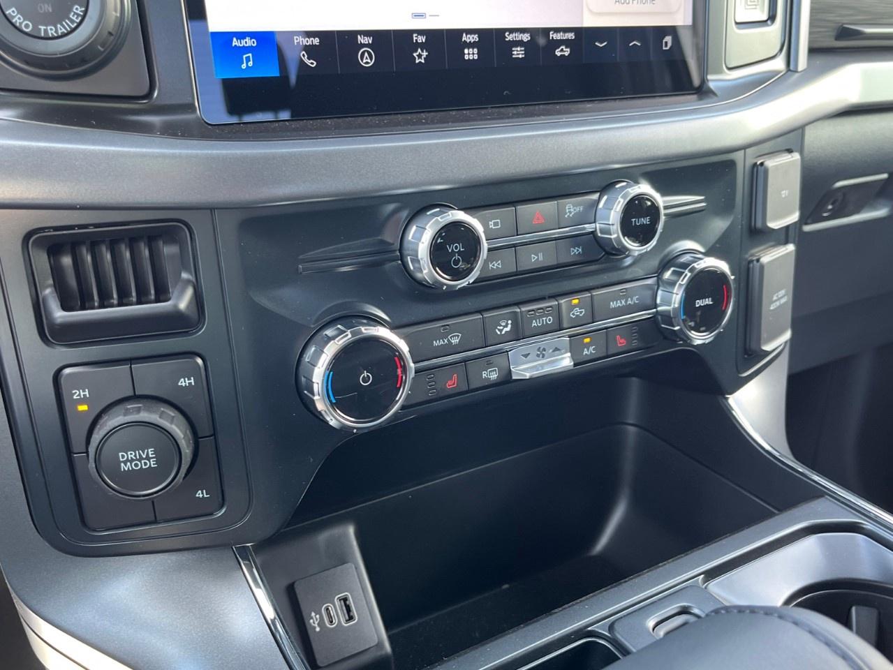 2026 Ford F-150 XLT 4WD SuperCrew 5.5' Box Photo
