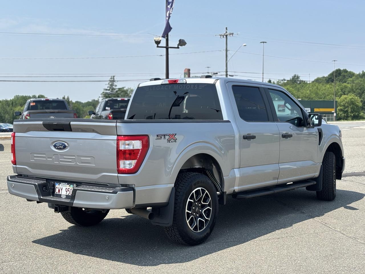 2023 Ford XL 4WD SUPERCREW 5.5' BOX NEW, 44G Photo3