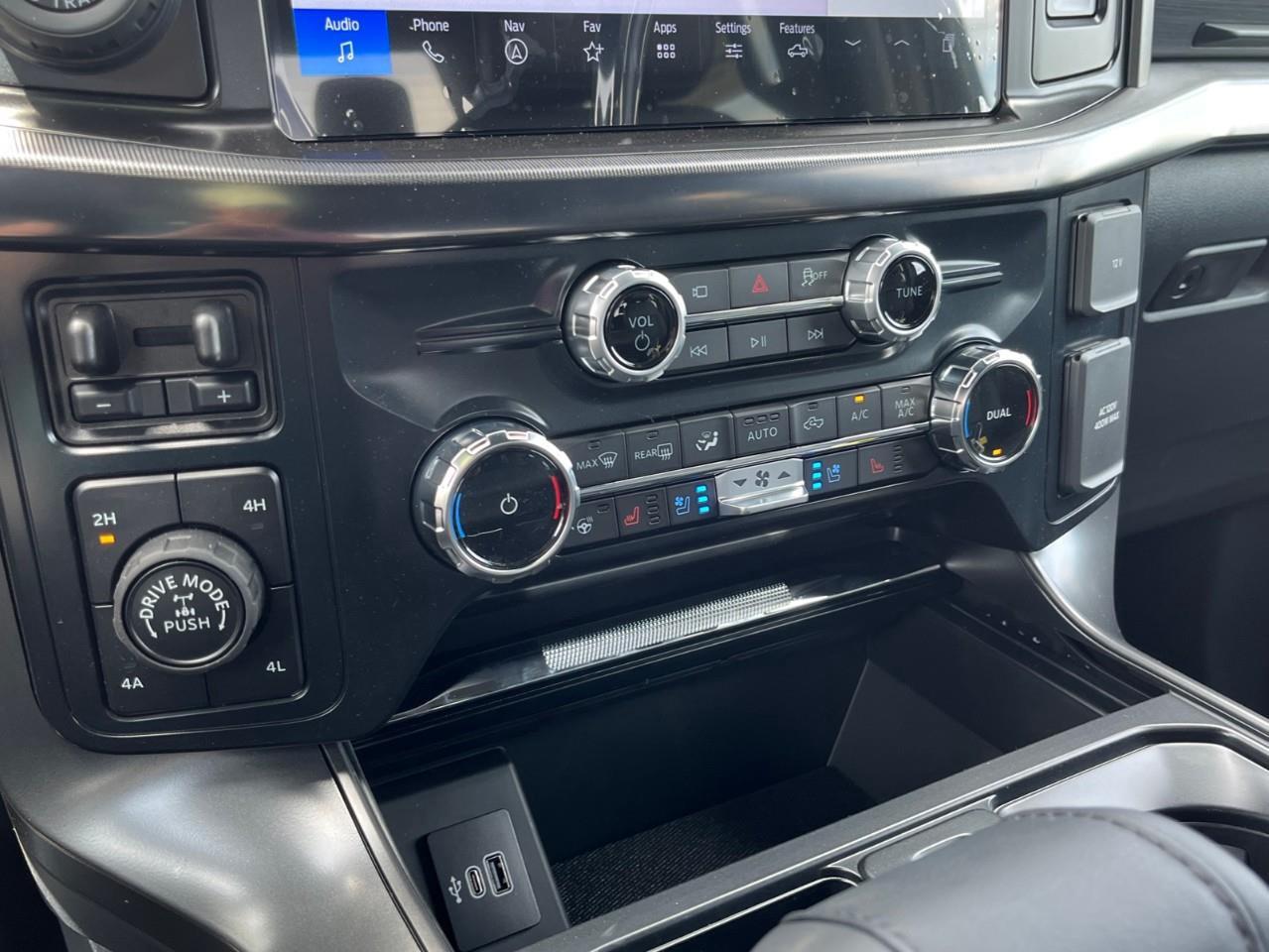 2026 Ford F-150 Lariat Photo
