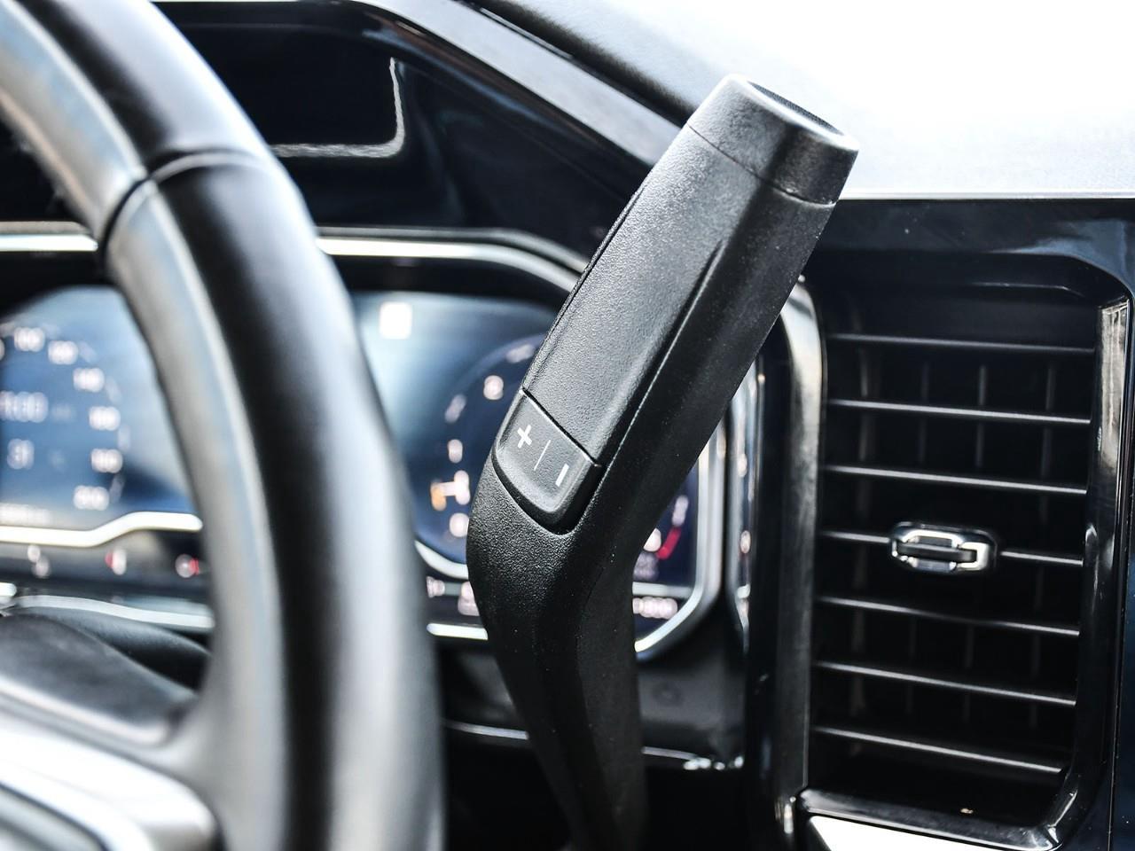 2025 Chevrolet Silverado 1500 LT Photo