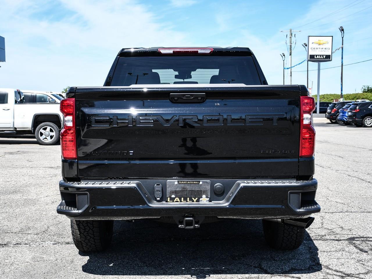 2026 Chevrolet Silverado 1500 Custom Photo4