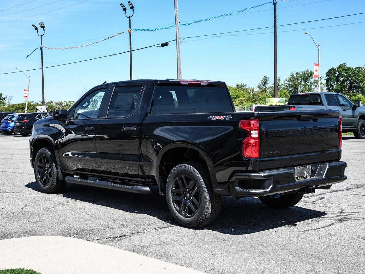2026 Chevrolet Silverado 1500 Custom Photo3