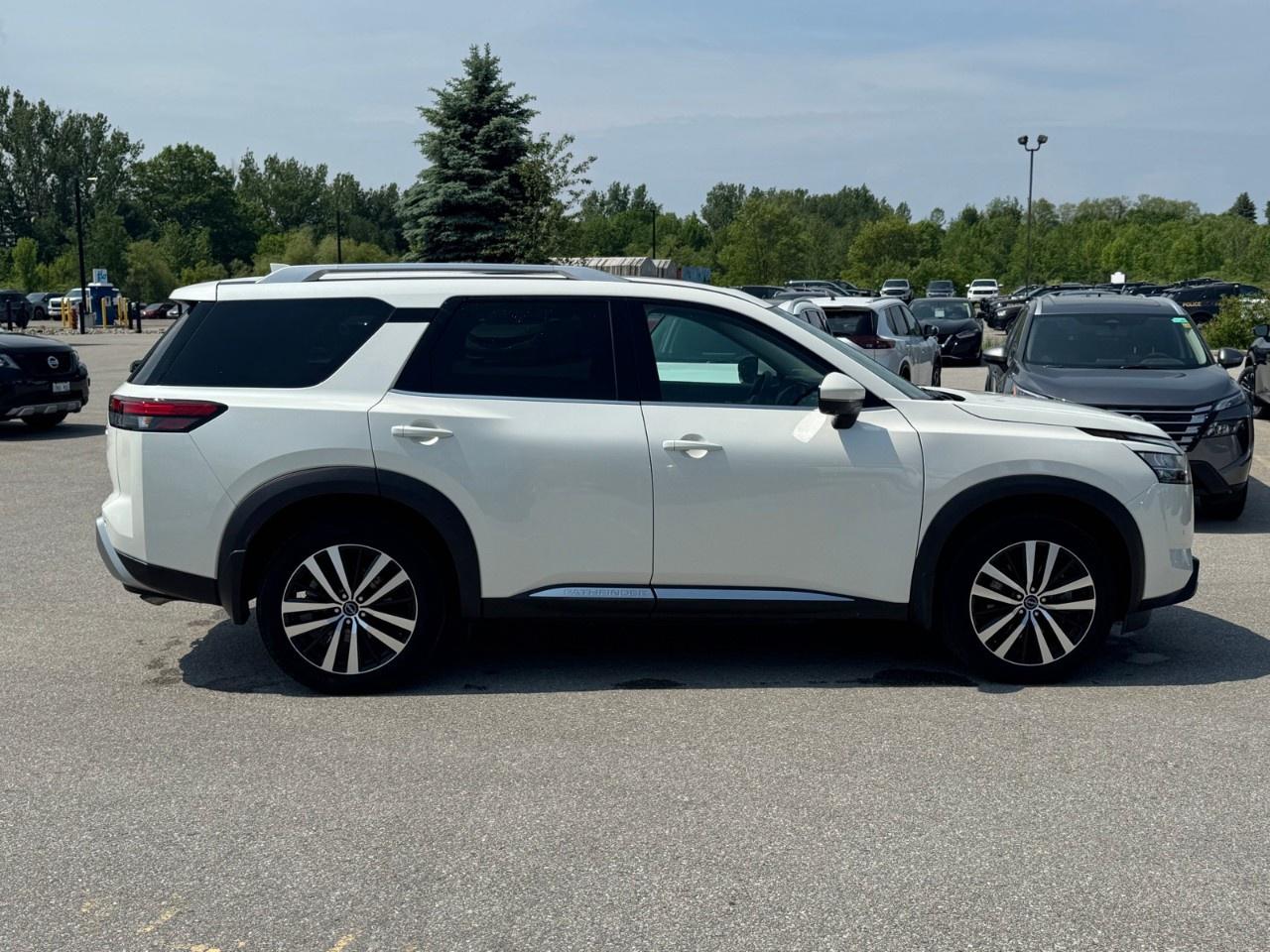2024 Nissan Pathfinder Platinum 4WD Photo