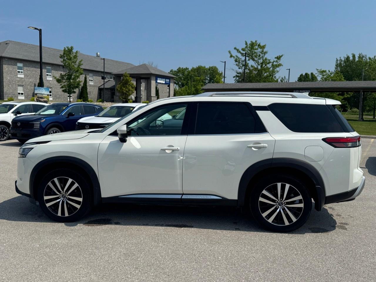 2024 Nissan Pathfinder Platinum 4WD Photo