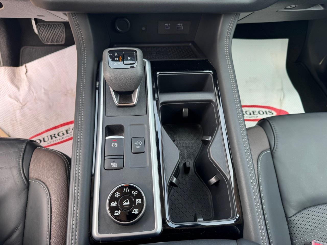 2024 Nissan Pathfinder Platinum 4WD Photo