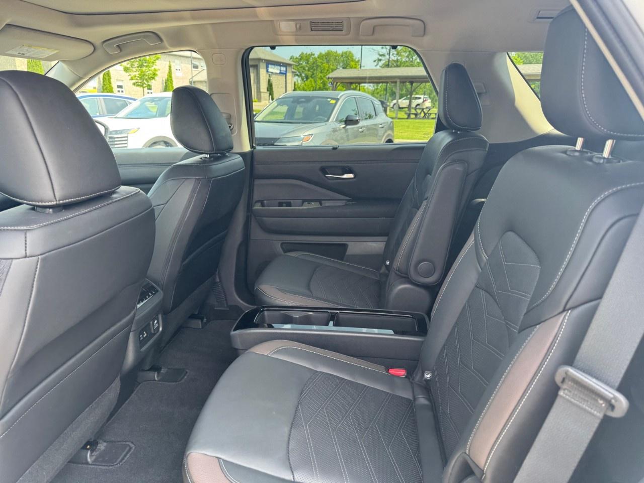 2024 Nissan Pathfinder Platinum 4WD Photo
