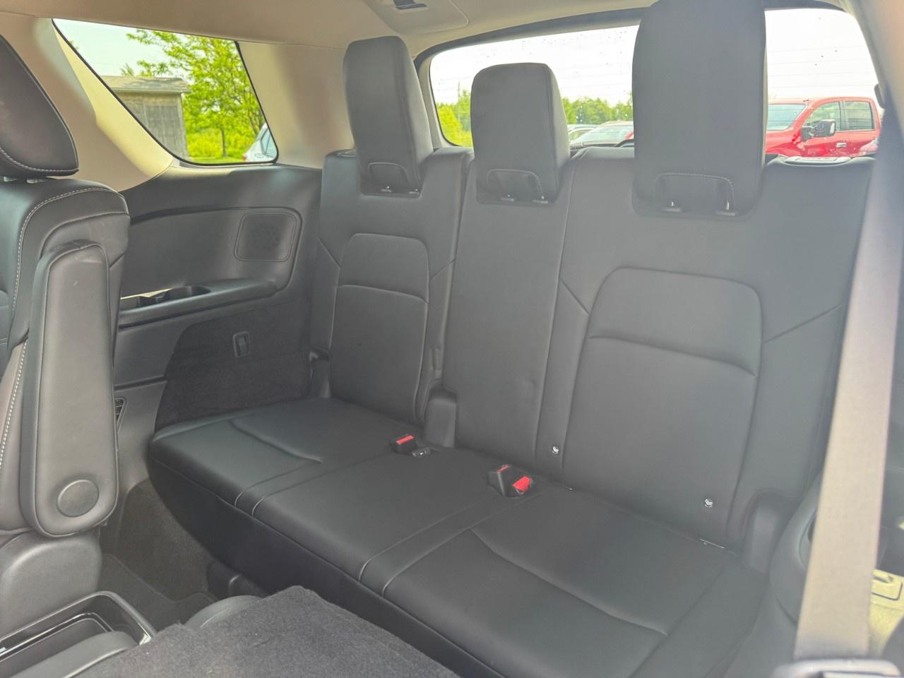 2024 Nissan Pathfinder Platinum 4WD Photo