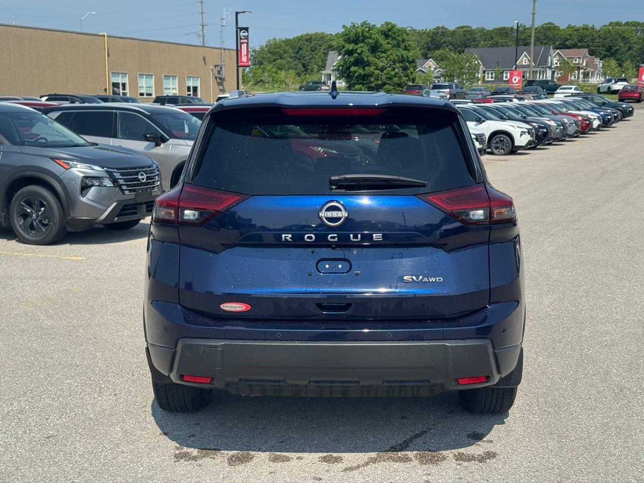 2024 Nissan Rogue AWD SV Moonroof Photo3